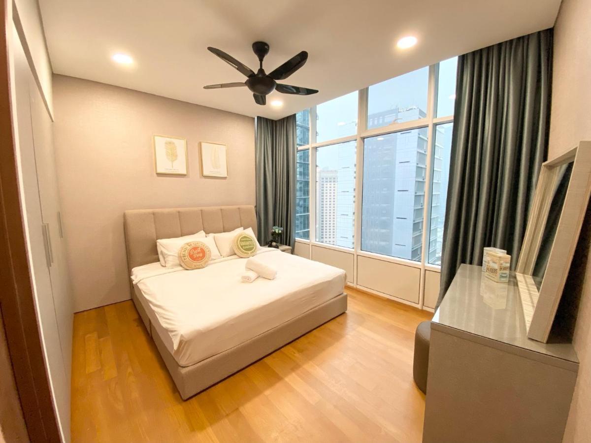 Sky Suites Klcc By Pnut Куала Лумпур Екстериор снимка